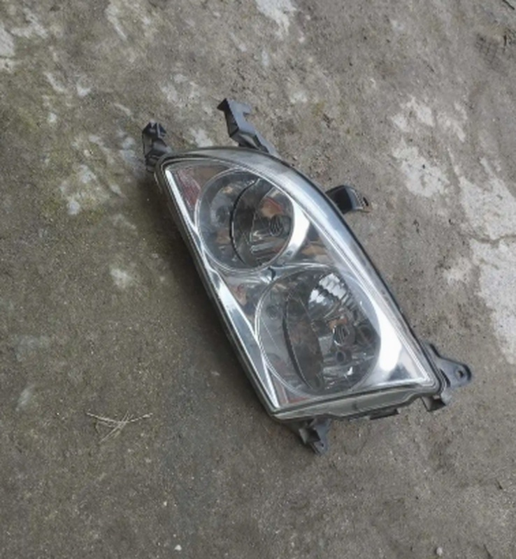 Передняя левая фара от Toyota Caldina